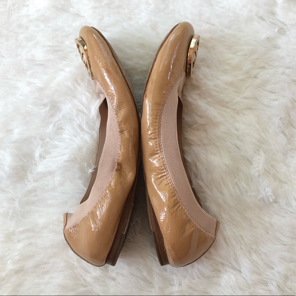 TORY BURCH • Caroline Nude Patent Leather Ballet Flats Stretch Size 5.5 - Picture 15 of 16